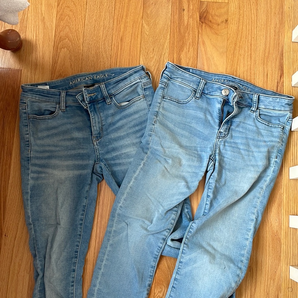 TWO American Eagle superstretch jeggings